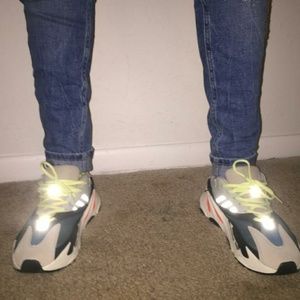 YEEZY BOOST WAVE RUNNER 700 NWOTB